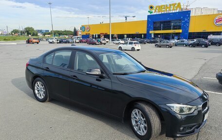BMW 3 серия, 2018 год, 1 950 000 рублей, 2 фотография