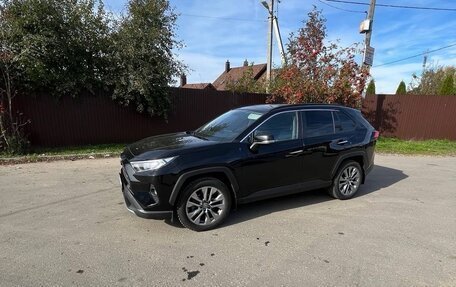 Toyota RAV4, 2020 год, 2 740 000 рублей, 2 фотография