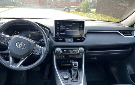 Toyota RAV4, 2020 год, 2 740 000 рублей, 13 фотография