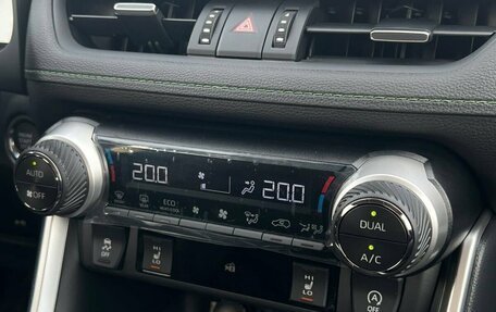 Toyota RAV4, 2025 год, 4 100 000 рублей, 28 фотография