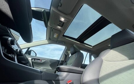 Toyota RAV4, 2025 год, 4 100 000 рублей, 23 фотография