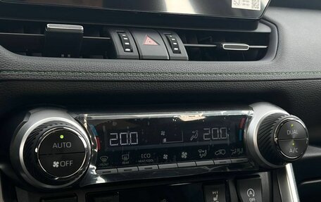 Toyota RAV4, 2025 год, 4 100 000 рублей, 27 фотография