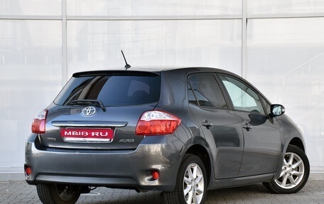 Toyota Auris II, 2011 год, 1 044 000 рублей, 3 фотография