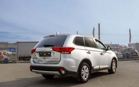 Mitsubishi Outlander III рестайлинг 3, 2017 год, 1 320 000 рублей, 5 фотография
