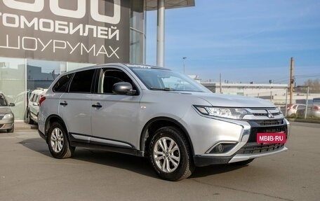 Mitsubishi Outlander III рестайлинг 3, 2017 год, 1 320 000 рублей, 3 фотография