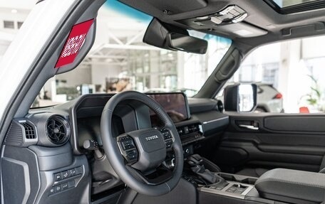 Toyota Land Cruiser Prado, 2024 год, 11 880 000 рублей, 12 фотография