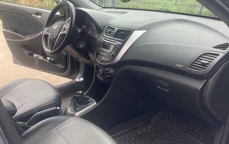 Hyundai Solaris II рестайлинг, 2016 год, 780 000 рублей, 4 фотография