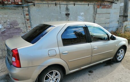 Renault Logan I, 2011 год, 380 000 рублей, 2 фотография