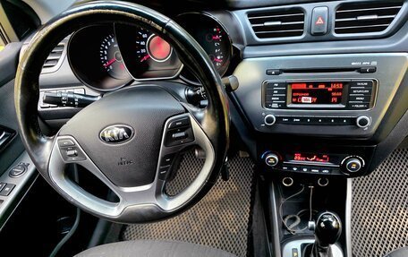 KIA Rio III рестайлинг, 2015 год, 995 000 рублей, 25 фотография
