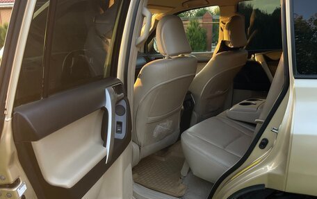 Toyota Land Cruiser Prado 150 рестайлинг 2, 2010 год, 2 650 000 рублей, 9 фотография