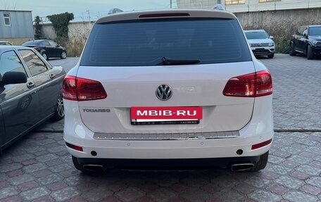 Volkswagen Touareg III, 2012 год, 1 950 000 рублей, 2 фотография