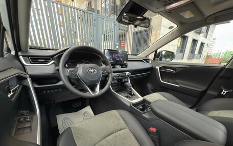 Toyota RAV4, 2025 год, 4 000 000 рублей, 39 фотография
