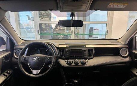 Toyota RAV4, 2015 год, 2 300 000 рублей, 10 фотография
