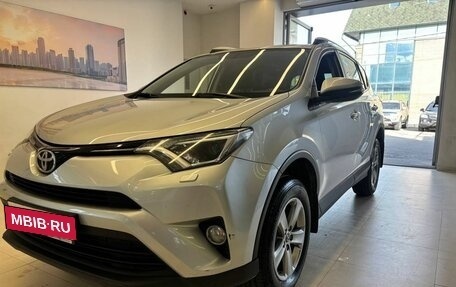 Toyota RAV4, 2015 год, 2 300 000 рублей, 16 фотография