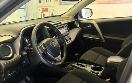 Toyota RAV4, 2015 год, 2 300 000 рублей, 18 фотография