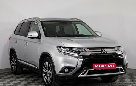 Mitsubishi Outlander III рестайлинг 3, 2019 год, 2 049 000 рублей, 3 фотография