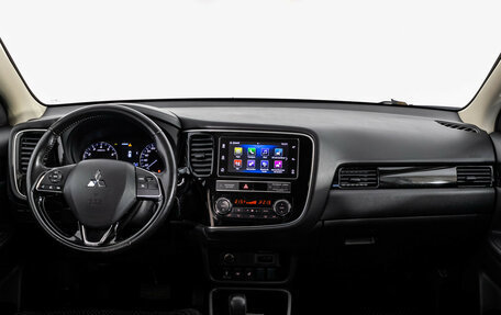 Mitsubishi Outlander III рестайлинг 3, 2019 год, 2 049 000 рублей, 10 фотография