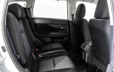 Mitsubishi Outlander III рестайлинг 3, 2019 год, 2 049 000 рублей, 17 фотография