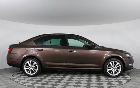 Skoda Octavia, 2018 год, 1 990 000 рублей, 4 фотография