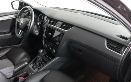 Skoda Octavia, 2018 год, 1 990 000 рублей, 10 фотография