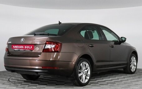 Skoda Octavia, 2018 год, 1 990 000 рублей, 5 фотография
