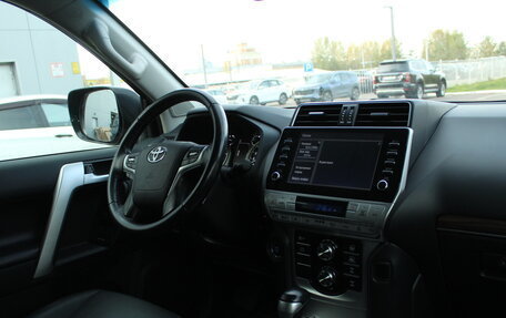 Toyota Land Cruiser Prado 150 рестайлинг 2, 2021 год, 5 753 000 рублей, 16 фотография