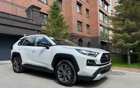 Toyota RAV4, 2025 год, 3 900 000 рублей, 6 фотография