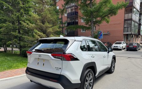 Toyota RAV4, 2025 год, 3 900 000 рублей, 4 фотография
