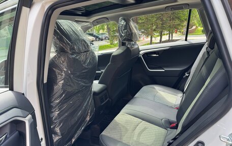 Toyota RAV4, 2025 год, 3 900 000 рублей, 11 фотография