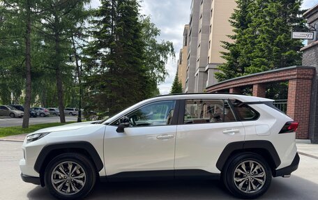 Toyota RAV4, 2025 год, 3 900 000 рублей, 2 фотография