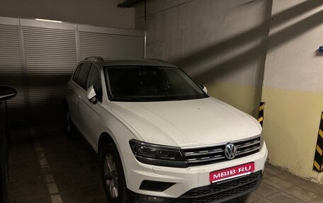 Volkswagen Tiguan II, 2018 год, 2 200 000 рублей, 1 фотография