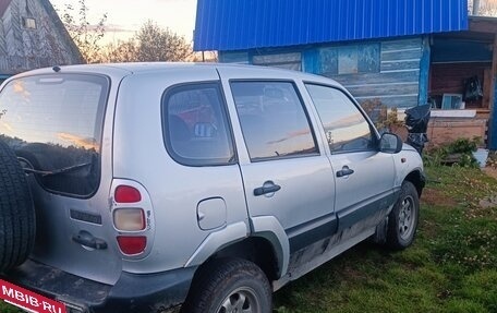 Chevrolet Niva I рестайлинг, 2004 год, 235 000 рублей, 3 фотография