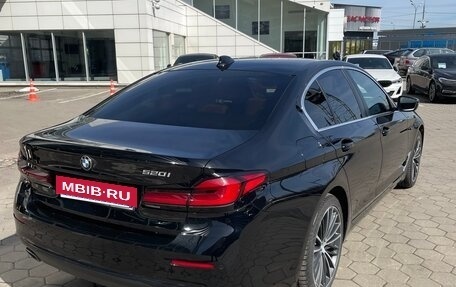 BMW 5 серия, 2021 год, 5 100 000 рублей, 2 фотография