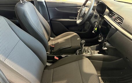 KIA Rio IV, 2018 год, 699 000 рублей, 10 фотография