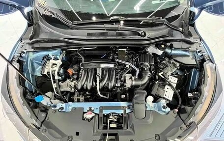 Honda Vezel, 2020 год, 1 750 000 рублей, 13 фотография