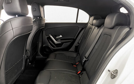 Mercedes-Benz A-Класс, 2019 год, 2 590 000 рублей, 12 фотография