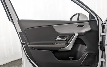 Mercedes-Benz A-Класс, 2019 год, 2 590 000 рублей, 19 фотография