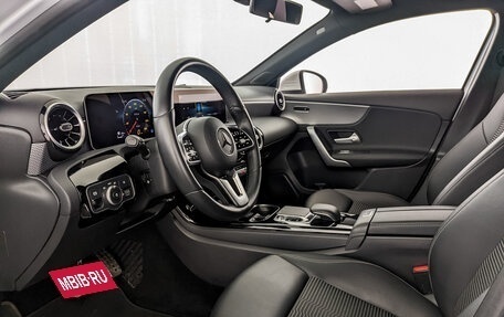 Mercedes-Benz A-Класс, 2019 год, 2 590 000 рублей, 20 фотография