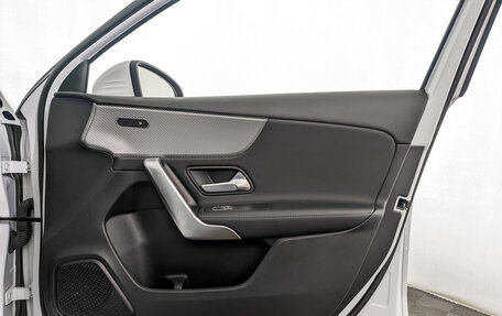 Mercedes-Benz A-Класс, 2019 год, 2 590 000 рублей, 24 фотография