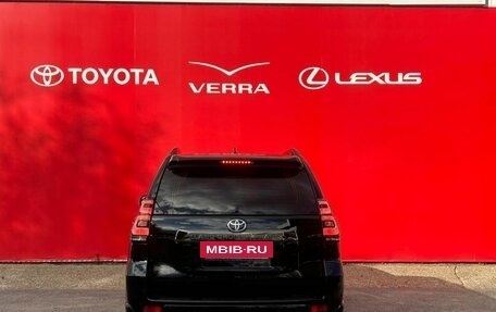 Toyota Land Cruiser Prado 150 рестайлинг 2, 2021 год, 6 700 000 рублей, 3 фотография