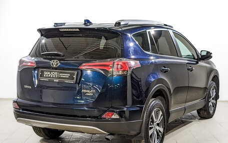 Toyota RAV4, 2018 год, 2 200 000 рублей, 5 фотография