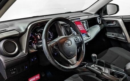 Toyota RAV4, 2018 год, 2 200 000 рублей, 15 фотография