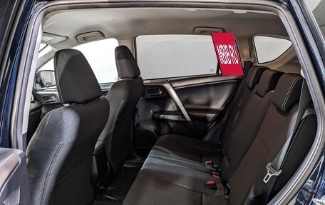 Toyota RAV4, 2018 год, 2 200 000 рублей, 18 фотография