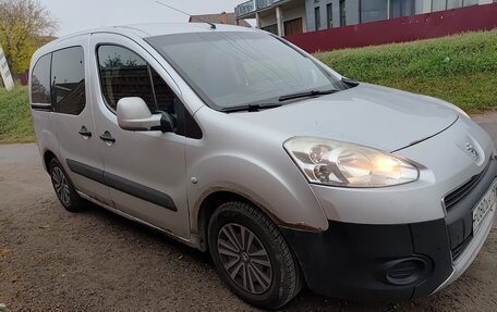 Peugeot Partner II рестайлинг 2, 2012 год, 550 000 рублей, 2 фотография