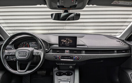 Audi A4, 2018 год, 2 100 000 рублей, 14 фотография