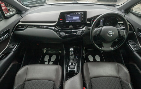 Toyota C-HR I рестайлинг, 2018 год, 1 878 000 рублей, 17 фотография