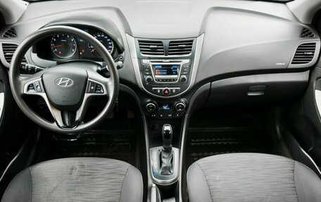 Hyundai Solaris II рестайлинг, 2016 год, 850 000 рублей, 17 фотография