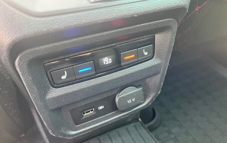 Volkswagen Tiguan II, 2018 год, 3 300 000 рублей, 23 фотография