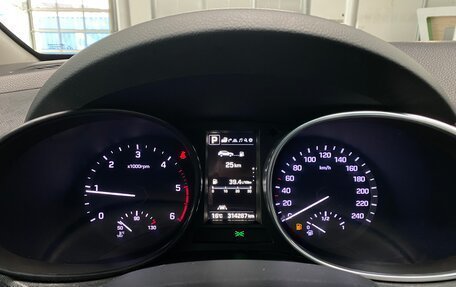 Hyundai Santa Fe III рестайлинг, 2017 год, 1 690 000 рублей, 19 фотография