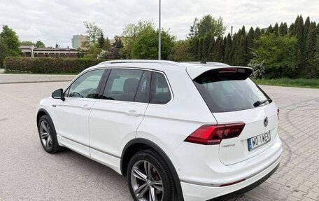 Volkswagen Tiguan II, 2017 год, 2 100 000 рублей, 3 фотография